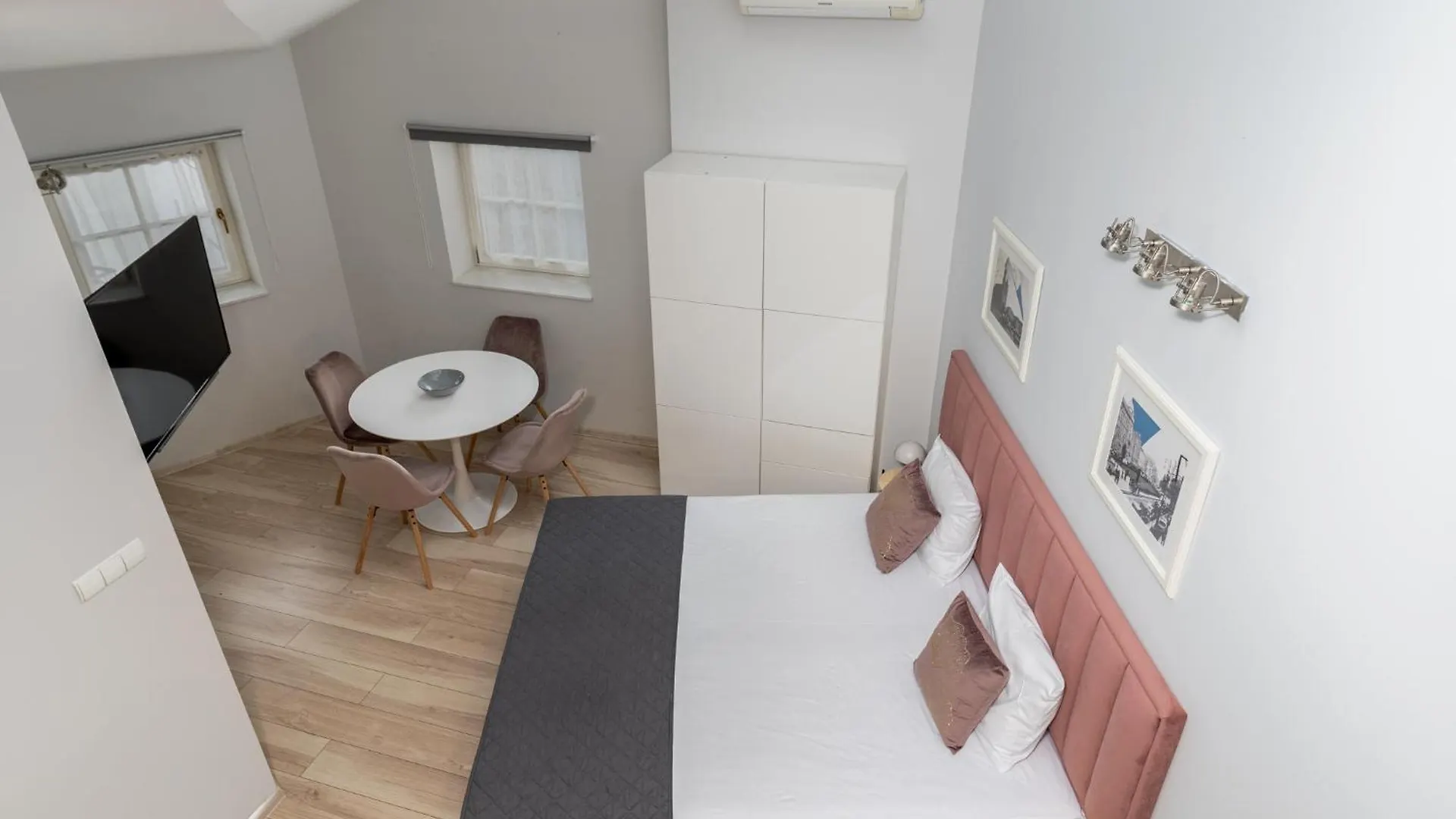 Miodowa Boutique Residence Krakow Apartment